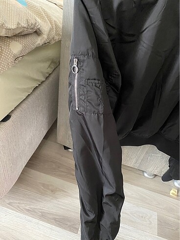 l Beden siyah Renk pull and bear bomber ceket tertemiz sorunsuzzz