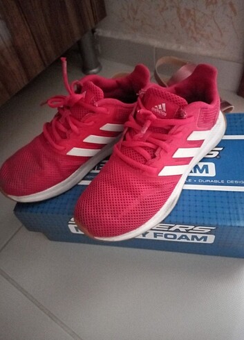 Adidas spor ayakkabi