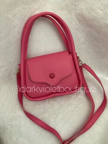 Pembe çanta