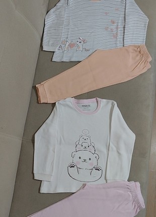 Hellobaby marka, 4 yaş, 2 adet pijama takımı