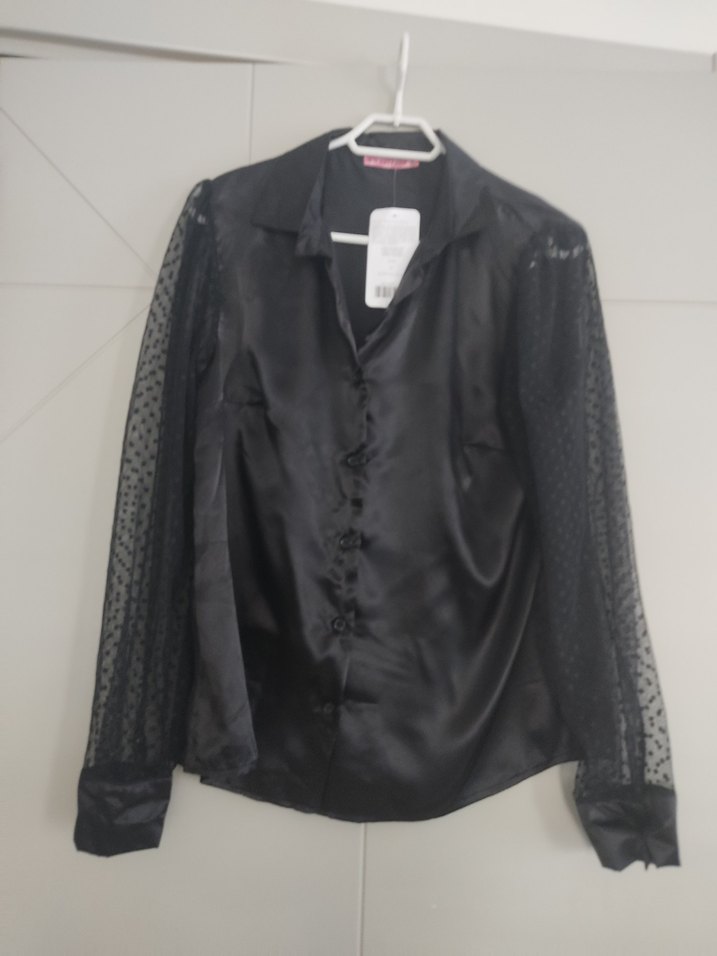 Siyah Puantiyeli Uzun Kollu V Yaka Bluz - Görsel 2