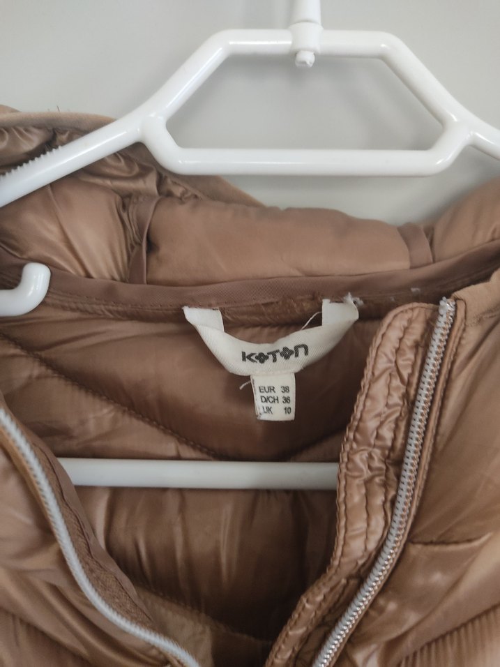 Bej Kapüşonlu Kadın Mont - Görsel 2