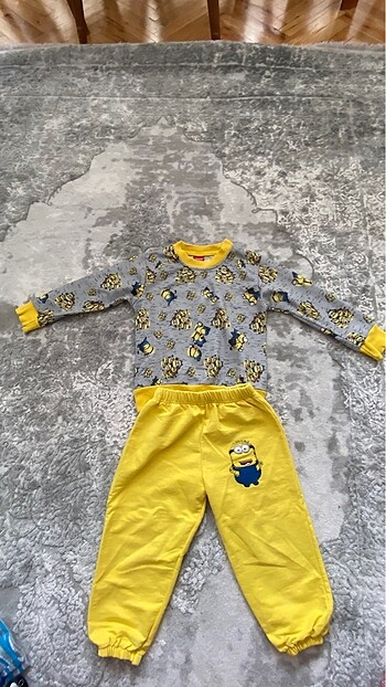 minions alt üst takım