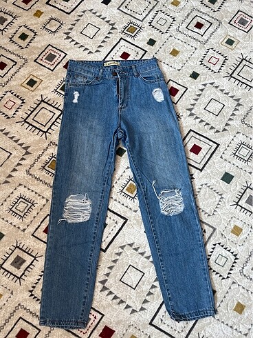 Yırtmaçlı jean