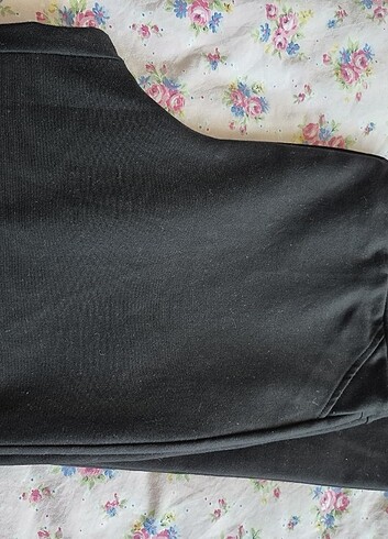 Tuvıt zayıf gösteren pantolon