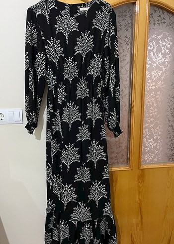 V Yaka Siyah Baskılı Uzun Kollu Salaş Elbise - Görsel 2