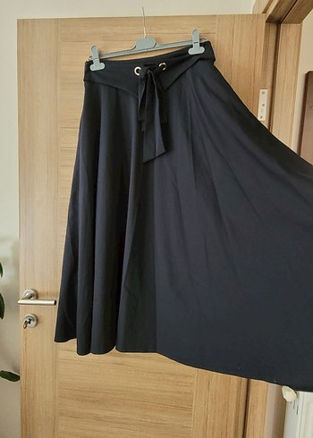 Siyah Uzun Bol Kesim Kemerli Etek - Görsel 4