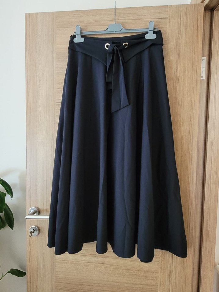 Siyah Uzun Bol Kesim Kemerli Etek - Görsel 5