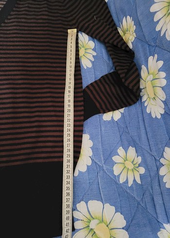 Kahverengi Siyah Çizgili V Yaka Triko Kazak - Görsel 11