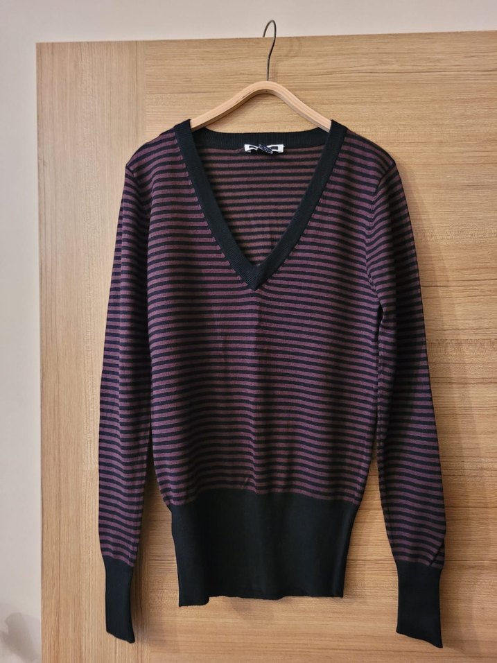 Kahverengi Siyah Çizgili V Yaka Triko Kazak - Görsel 3