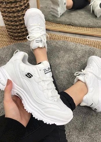 Skechers Beyaz Bağcıklı Kadın Spor Ayakkabı