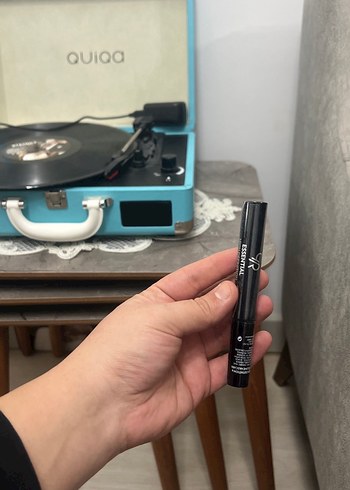 Siyah Maskara - Uzun ve Dolgun Kirpikler - Görsel 2