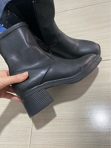 Diğer bot 36 beden