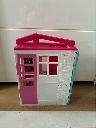 Beden Barbie?nin Portatif Evi