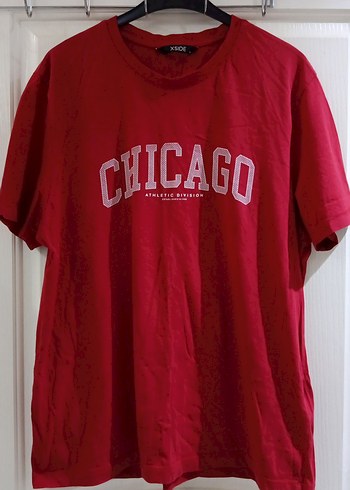Kırmızı Chicago Baskılı Erkek Tişört