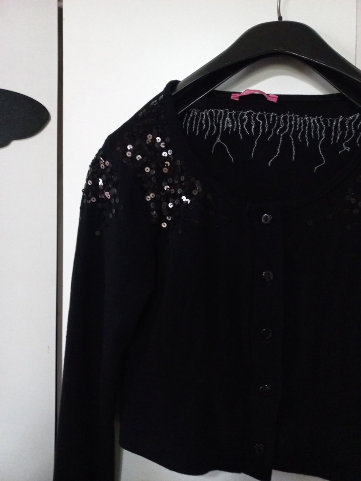 Kız Çocuk Siyah Düğmeli Uzun Kollu Bolero - Görsel 2