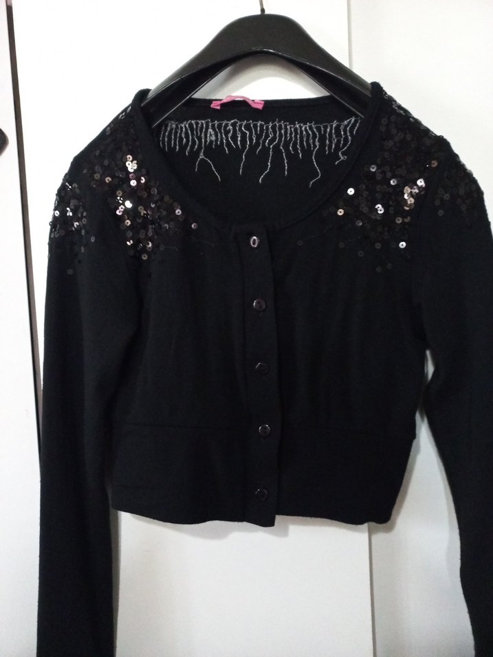 Kız Çocuk Siyah Düğmeli Uzun Kollu Bolero - Görsel 3