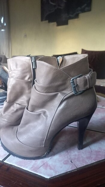 Zara Topuklu bot