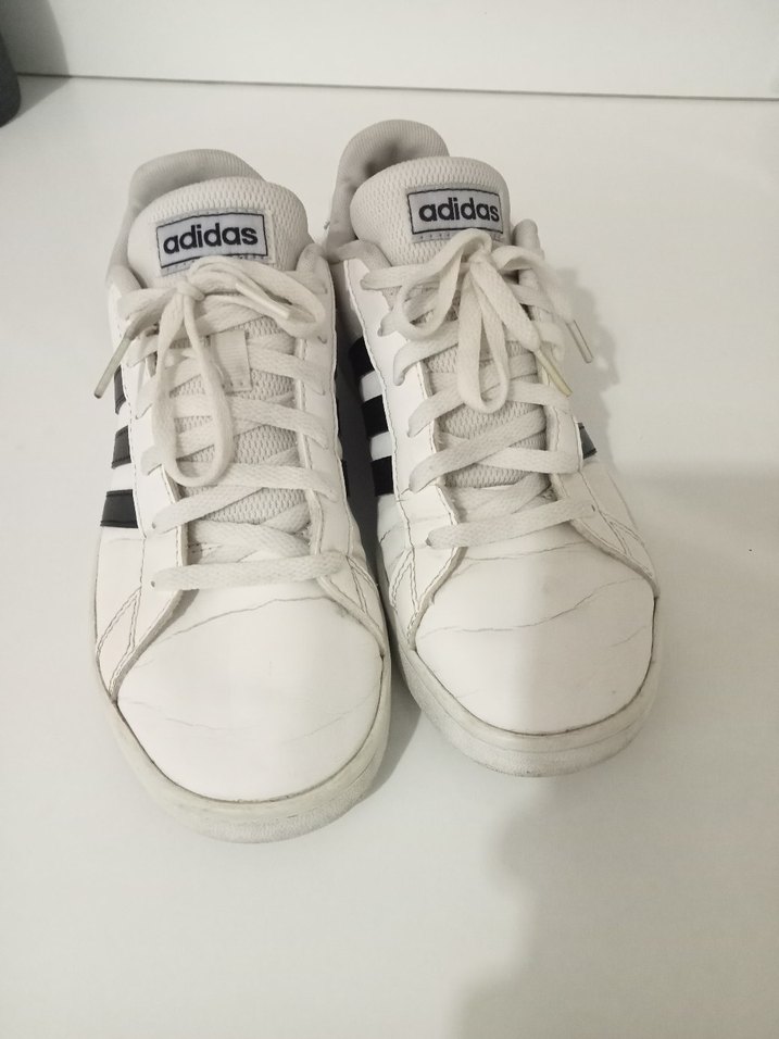 Adidas Beyaz Siyah Çizgili Spor Ayakkabı - Görsel 2