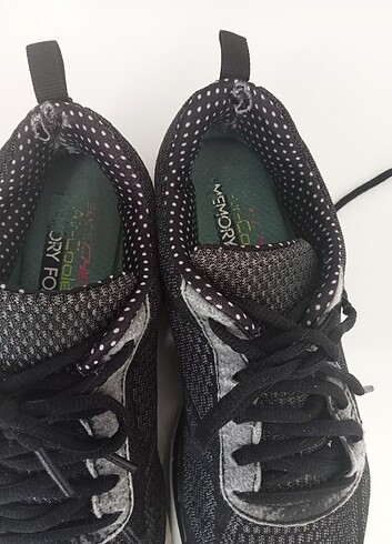 37 Beden siyah Renk Skechers bayan spor no 37