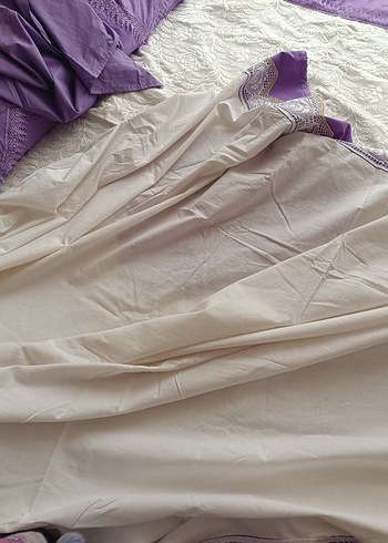 Beden mor Renk Mor Nakışlı Pastel Yatak Örtüsü