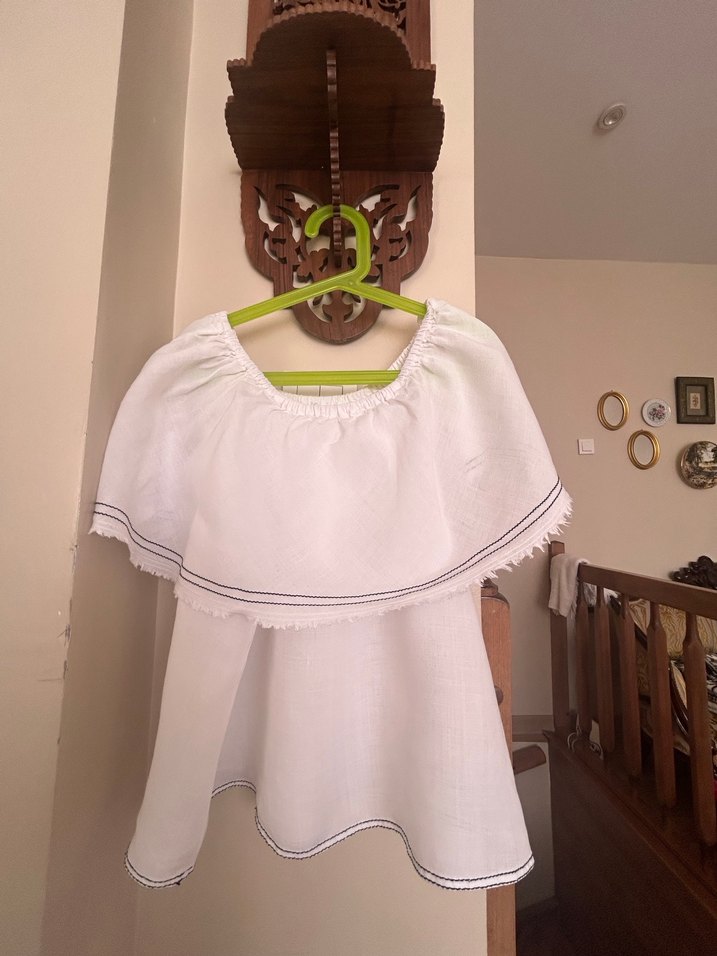 Kız Çocuk Beyaz Keten Fırfırlı Bluz - Görsel 2