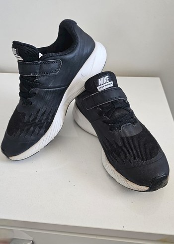 Nike Erkek Çocuk Siyah Cırtlı Spor Ayakkabı