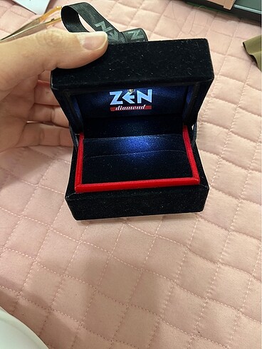 Beden Zen yüzük kutusu