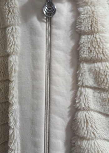 Tüy Detaylı Uzun krem Hırka - Görsel 2