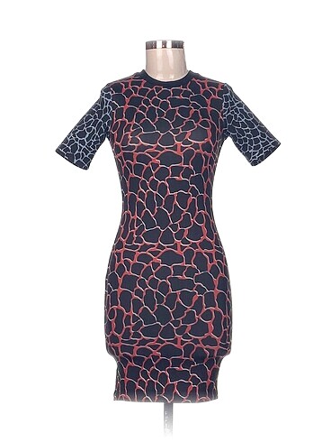 Asos Kısa Elbise %70 İndirimli.