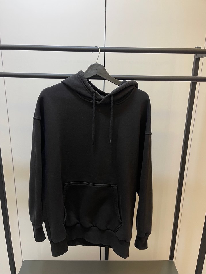 Siyah Kapüşonlu Rahat Kesim Sweatshirt Erkek - Görsel 4