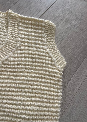 Beyaz Örgü Kolsuz kız çocuk Yelek - Görsel 3