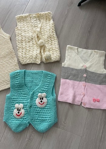 Krem Kız Çocuk Örgü Yelek Ponponlu - Görsel 5