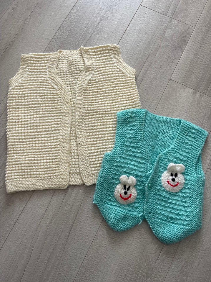 Krem Kız Çocuk Örgü Yelek Ponponlu - Görsel 4