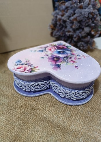 Beden Renk Bohem Çiçek Desenli Mor Kalp takı kutusu
