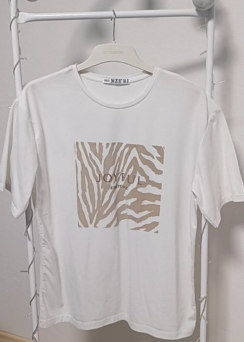 Beyaz Zebra Desenli Kısa Kollu Tişört