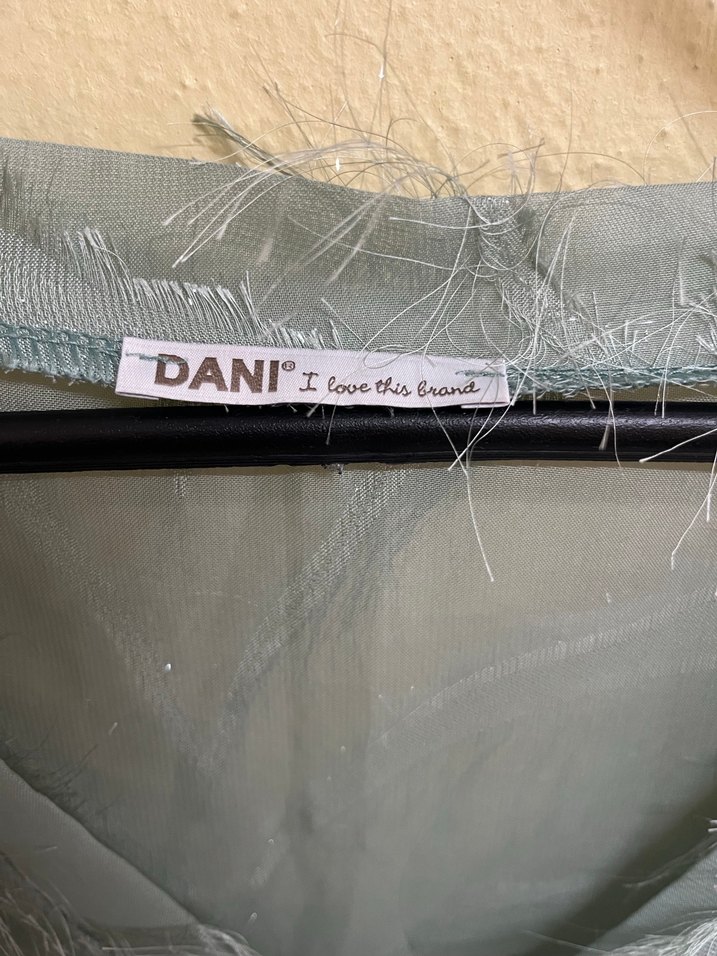 Dani simli püsküllü pastel yeşili bluz - Görsel 3