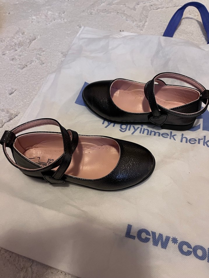 Kız Çocuk Siyah Tokalı Babet Ayakkabı - Görsel 3