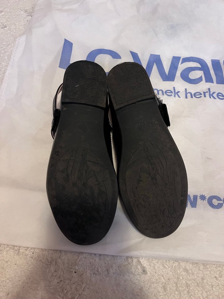 Kız Çocuk Siyah Tokalı Babet Ayakkabı - Görsel 2