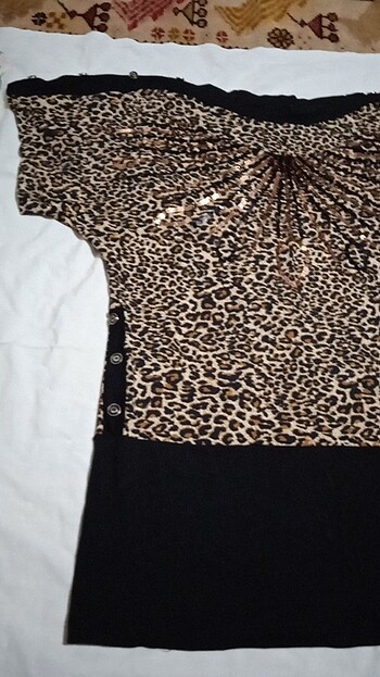 Oscar De La Renta Leopar desen sevenler için yazlık bluz
