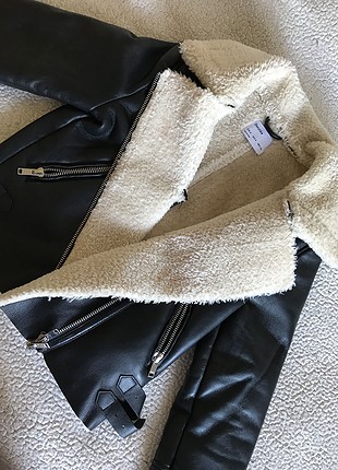 Siyah katlanan yakalı biker mont