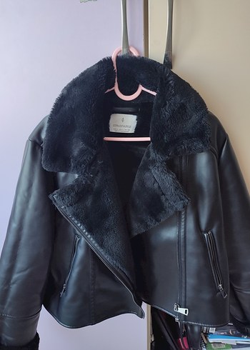 l Beden Stradivarius kürklü deri ceket
