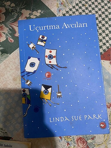  Beden Köprü Altındaki Aile - Uçurtma Avcıları