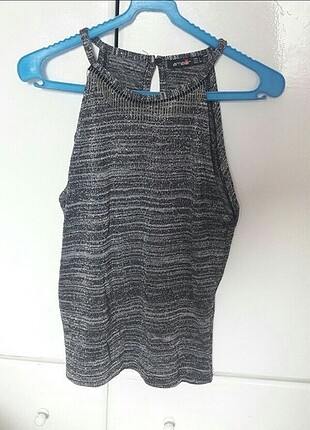 halter yaka sim detaylı bluz