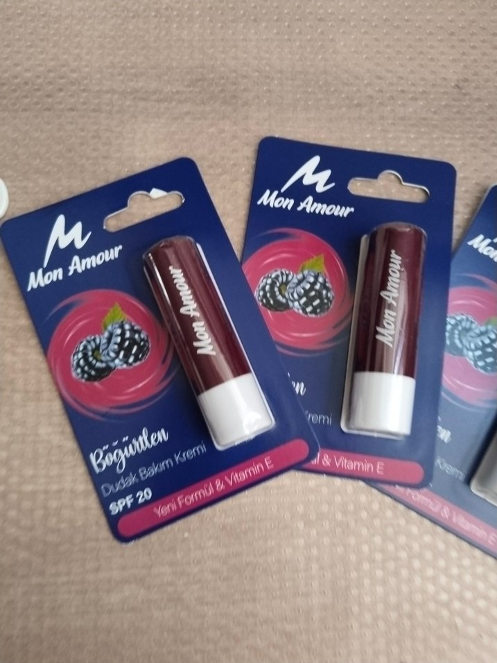 Mon Amour Bordo Dudak Bakım Kremi SPF20 - Görsel 2