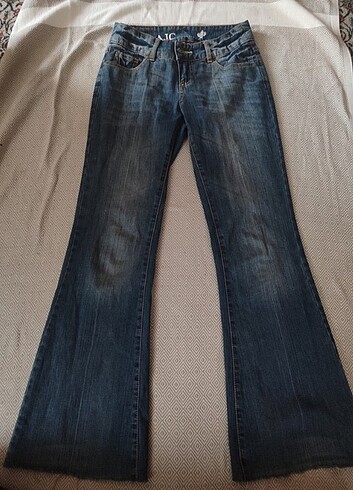 Düşük bel vintage kot pantolun 