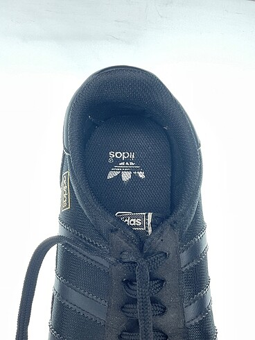 36 Beden siyah Renk Adidas Spor Ayakkabı %70 İndirimli.
