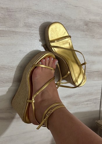 Altın Renkli Dolgu Topuklu Hasır Espadril - Görsel 9