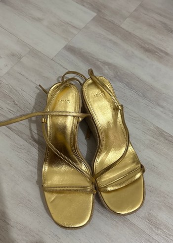 Altın Renkli Dolgu Topuklu Hasır Espadril - Görsel 2