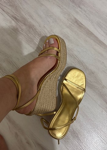 Altın Renkli Dolgu Topuklu Hasır Espadril - Görsel 7